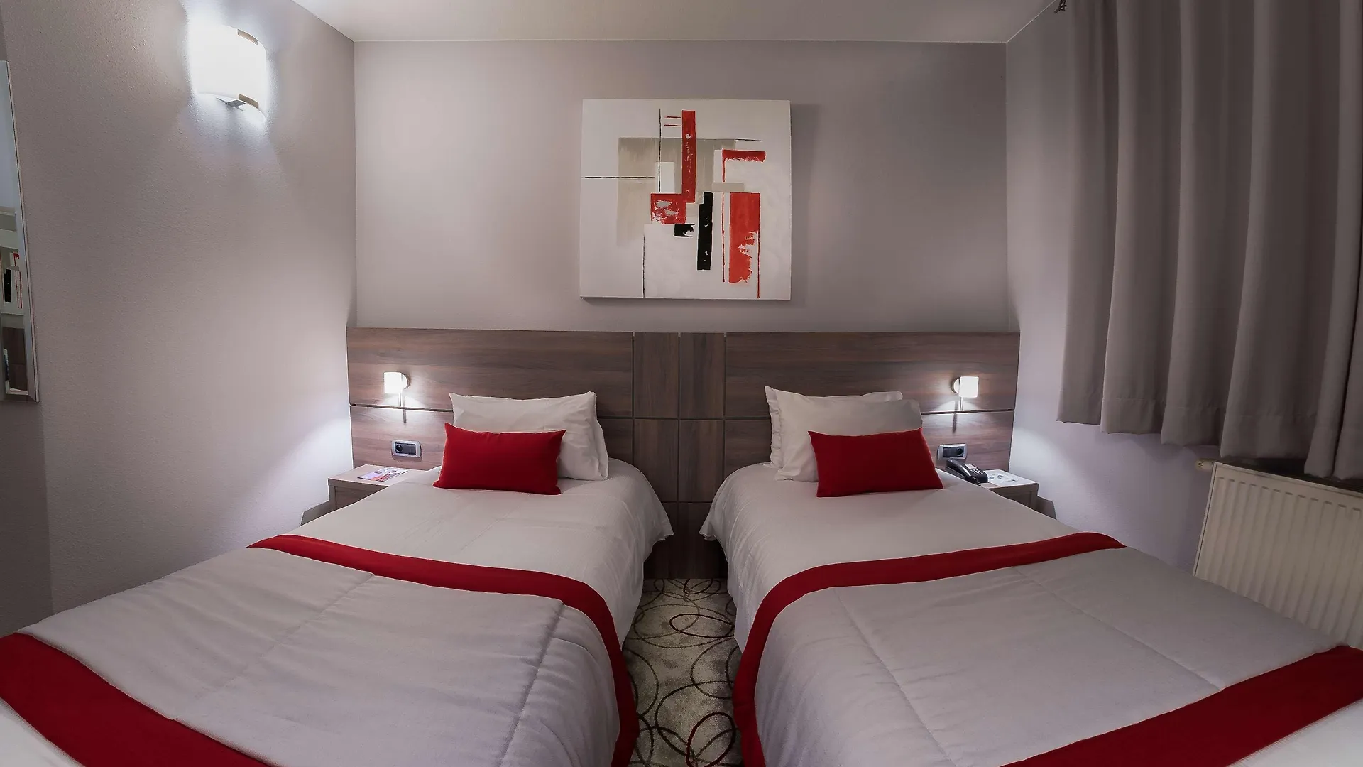 Aero 44 Hotel Charleroi