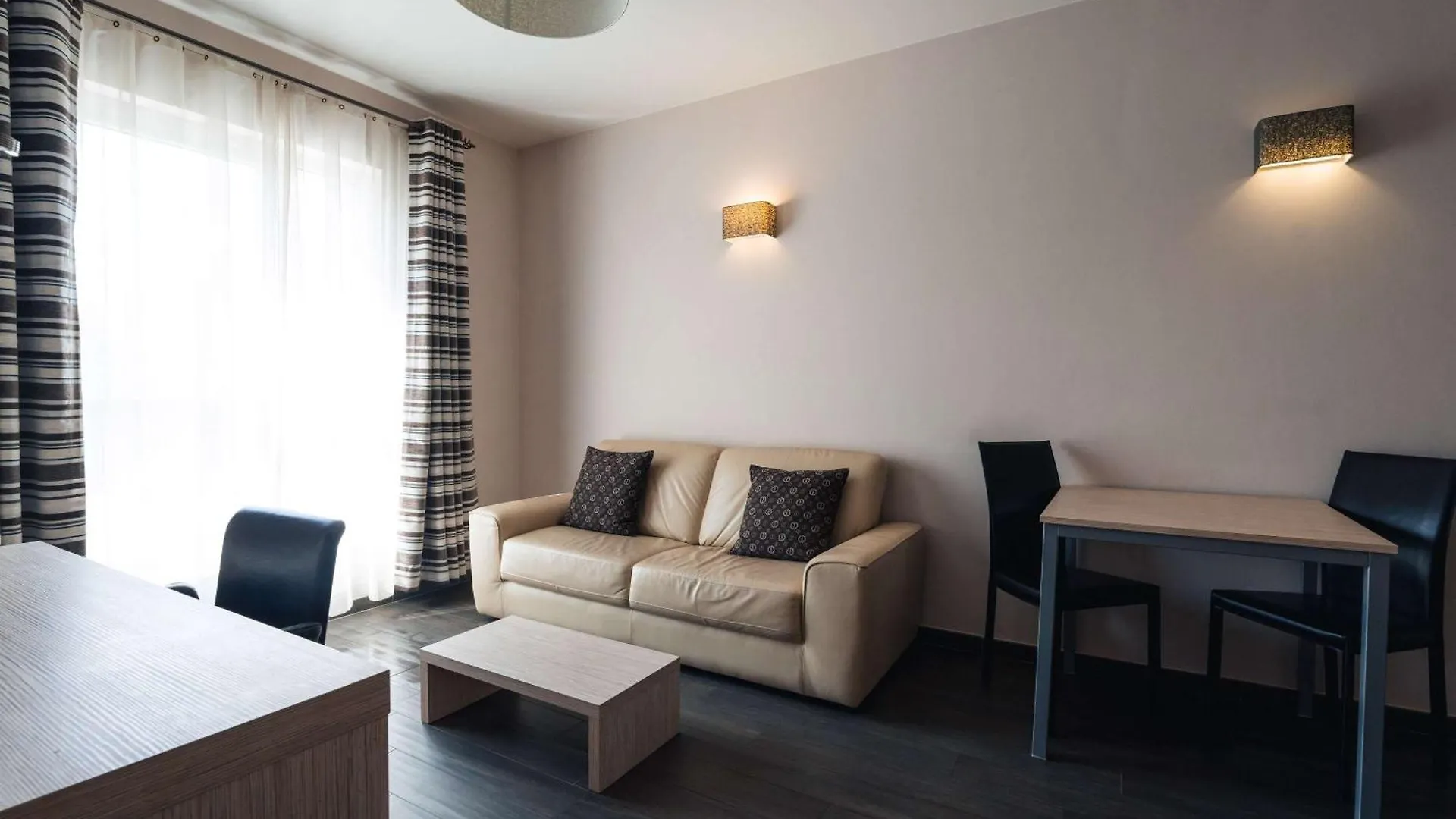 Aero 44 Hotel Charleroi 3*,